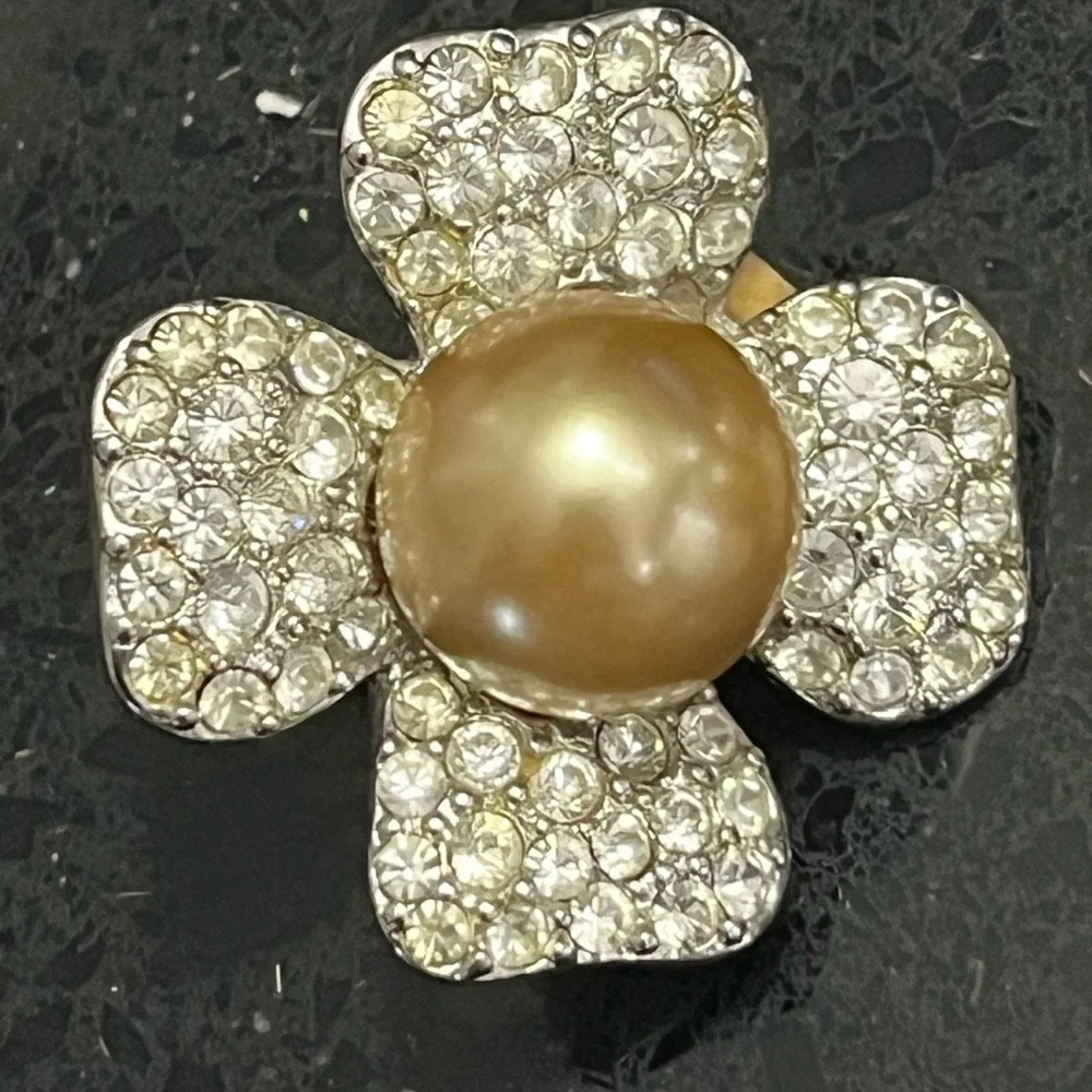 Kenneth J Lane KJL vintage gold pearl crystal silver clip on floral earrings QVC - Picture 1 of 5